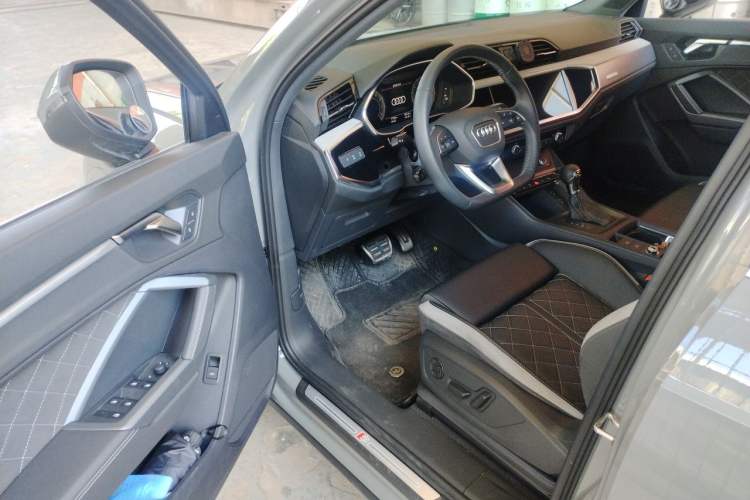 Used Audi Q3 2025 quattro 45th Anniversary Edition 35TFSI Fashionable and Dynamic Model Driver Seat