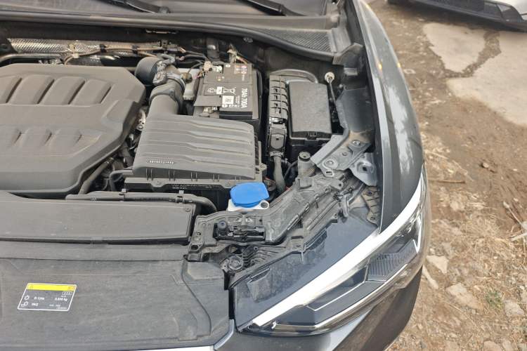 Used Audi Q3 2025 quattro 45th Anniversary Edition 40TFSI Fashionable and Dynamic Model Engine Bay Left