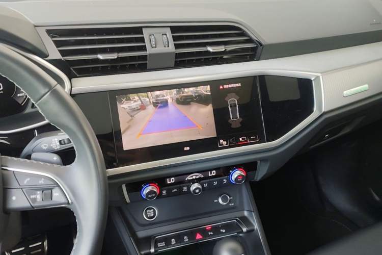 Used Audi Q3 2025 quattro 45th Anniversary Edition 40TFSI Fashionable and Dynamic Model Audio And AC Panel