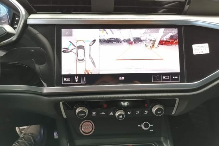 Used Audi Q3 2025 quattro 45th Anniversary Edition 35TFSI Fashionable and Dynamic Model Audio And AC Panel