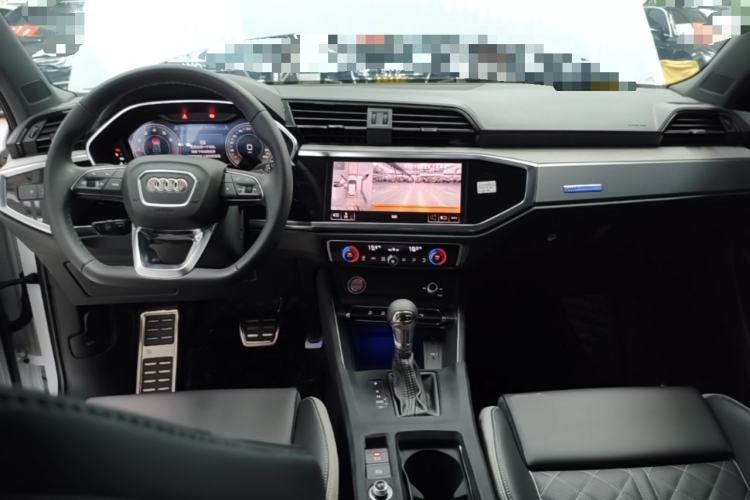 Used Audi Q3 2025 quattro 45th Anniversary Edition 35TFSI Fashionable and Dynamic Model Center Console