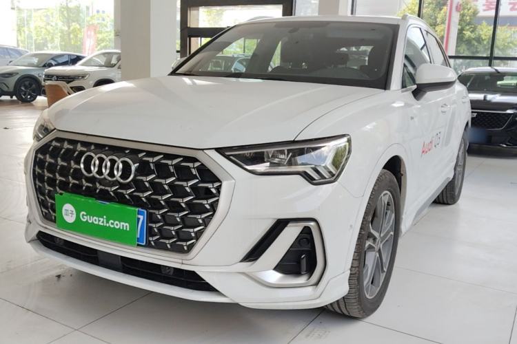Used Audi Q3 2025 quattro 45th Anniversary Edition 40TFSI Fashionable and Dynamic Model Guazi used car, China used car export, Used car for sale, Used cars, Cheapest cars for sale