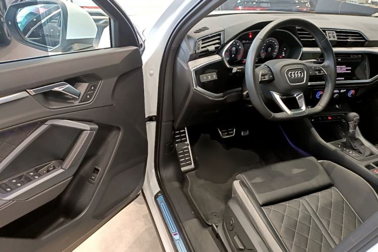 Used Audi Q3 2025 quattro 45th Anniversary Edition 35TFSI Fashionable and Dynamic Model Driver Seat