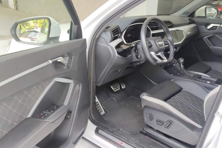 Used Audi Q3 2025 quattro 45th Anniversary Edition 40TFSI Fashionable and Dynamic Model Driver Seat