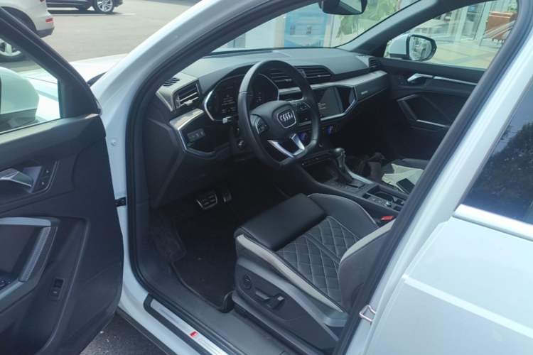 Used Audi Q3 2025 quattro 45th Anniversary Edition 40TFSI Fashionable and Dynamic Model Driver Seat