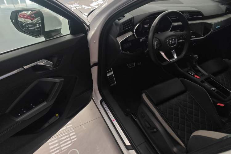 Used Audi Q3 2025 quattro 45th Anniversary Edition 35TFSI Fashionable and Dynamic Model Driver Seat