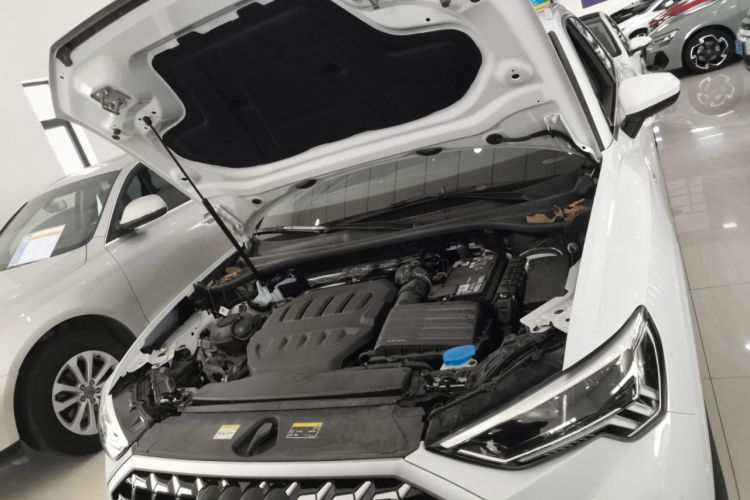 Used Audi Q3 2025 quattro 45th Anniversary Edition 40TFSI Fashionable and Dynamic Model Engine Bay