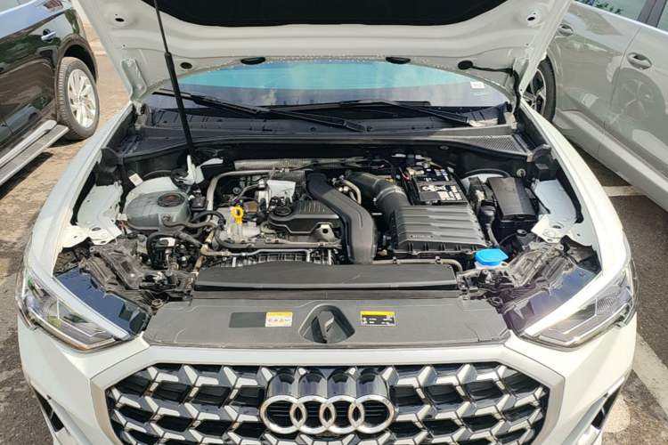 Used Audi Q3 2025 quattro 45th Anniversary Edition 35TFSI Fashionable and Dynamic Model Engine Bay
