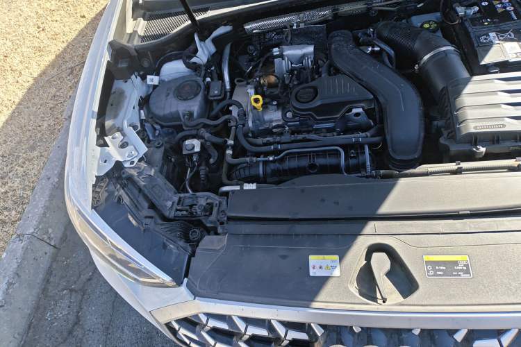 Used Audi Q3 2025 quattro 45th Anniversary Edition 35TFSI Fashionable and Dynamic Model Engine Bay Right