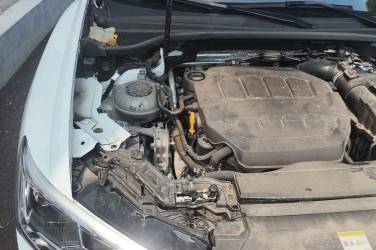 Used Audi Q3 2025 quattro 45th Anniversary Edition 40TFSI Fashionable and Dynamic Model Engine Bay Right