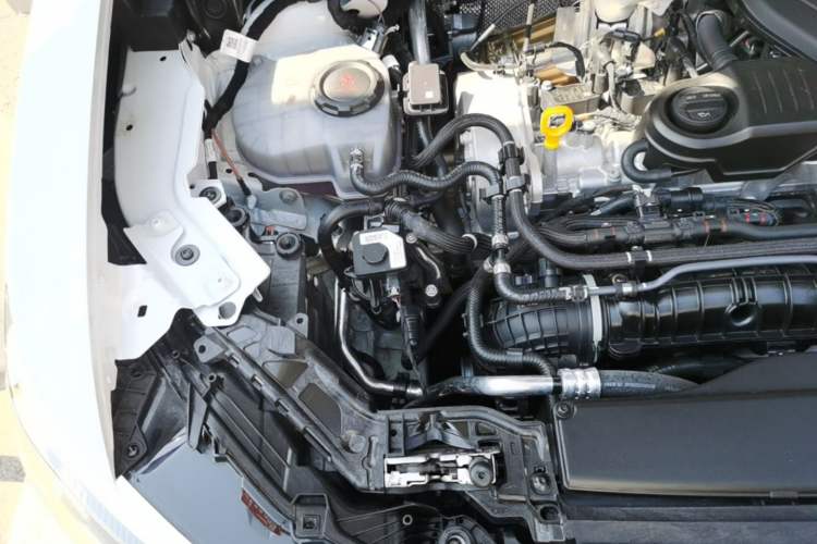 Used Audi Q3 2025 quattro 45th Anniversary Edition 35TFSI Fashionable and Dynamic Model Engine Bay Right