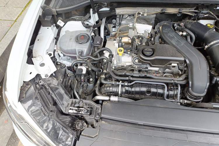 Used Audi Q3 2025 quattro 45th Anniversary Edition 35TFSI Fashionable and Dynamic Model Engine Bay Right