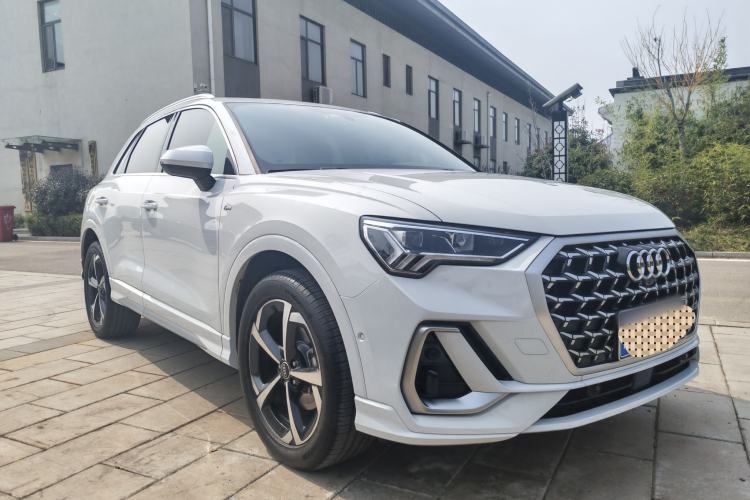 Used Audi Q3 2025 quattro 45th Anniversary Edition 35TFSI Fashionable and Dynamic Model Exterior 2