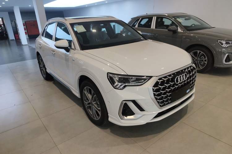Used Audi Q3 2025 quattro 45th Anniversary Edition 40TFSI Fashionable and Dynamic Model Exterior 2
