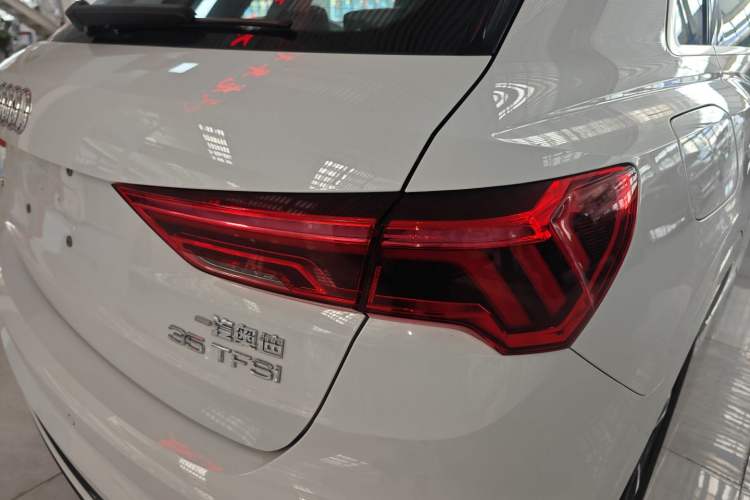 Used Audi Q3 2025 quattro 45th Anniversary Edition 35TFSI Fashionable and Dynamic Model Exterior 3