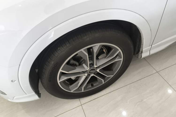 Used Audi Q3 2025 quattro 45th Anniversary Edition 40TFSI Fashionable and Dynamic Model Exterior 4