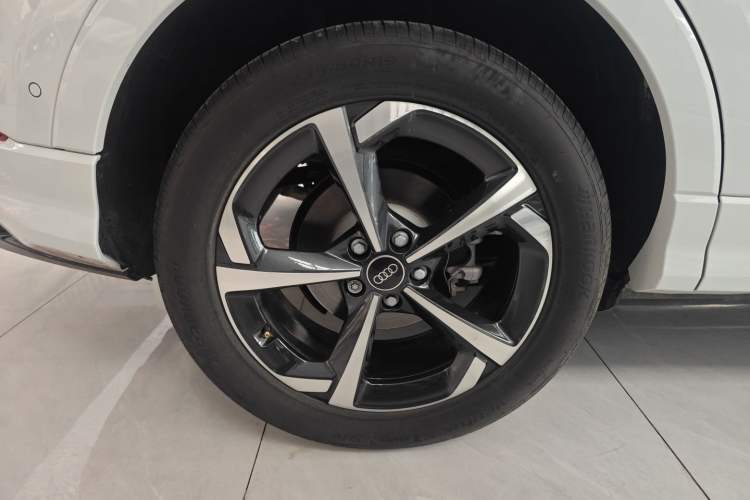 Used Audi Q3 2025 quattro 45th Anniversary Edition 35TFSI Fashionable and Dynamic Model Exterior 5