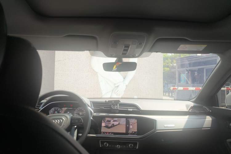 Used Audi Q3 2025 quattro 45th Anniversary Edition 35TFSI Progressive Dynamic Model Headliner