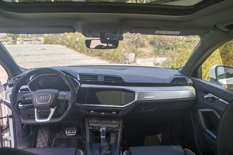 Used Audi Q3 2025 quattro 45th Anniversary Edition 35TFSI Fashionable and Dynamic Model Interior 3