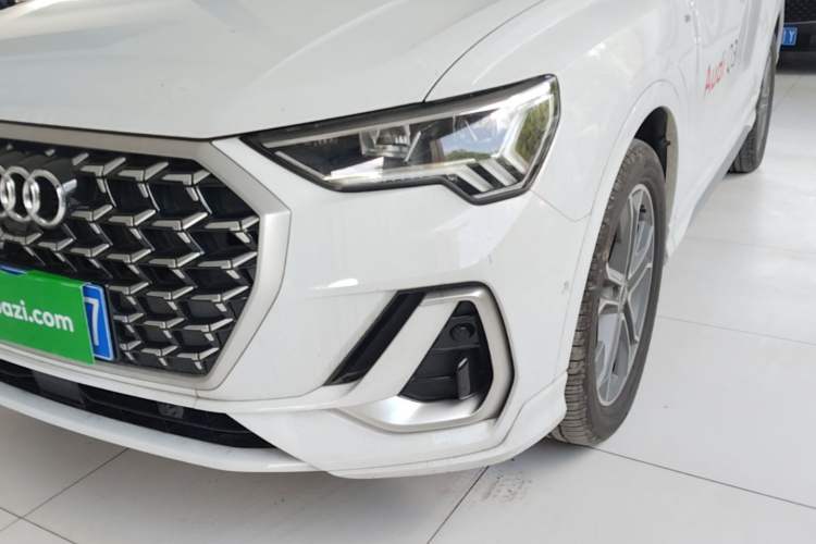 Used Audi Q3 2025 quattro 45th Anniversary Edition 40TFSI Fashionable and Dynamic Model Left Front Headlight