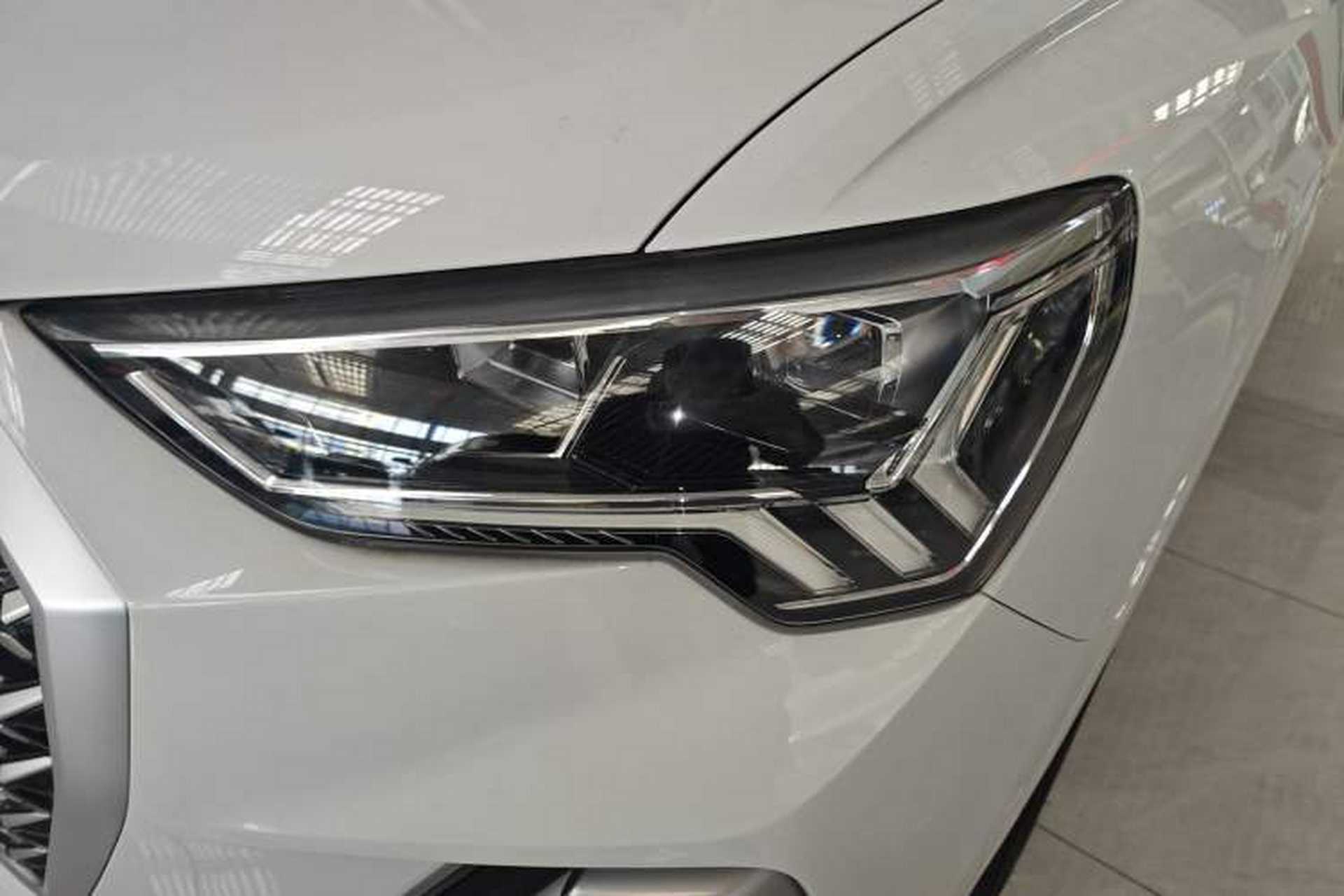 Used Audi Q3 2025 quattro 45th Anniversary Edition 35TFSI Fashionable and Dynamic Model Left Front Headlight