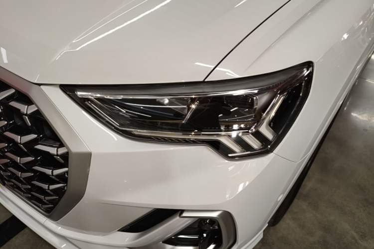 Used Audi Q3 2025 quattro 45th Anniversary Edition 35TFSI Fashionable and Dynamic Model Left Front Headlight