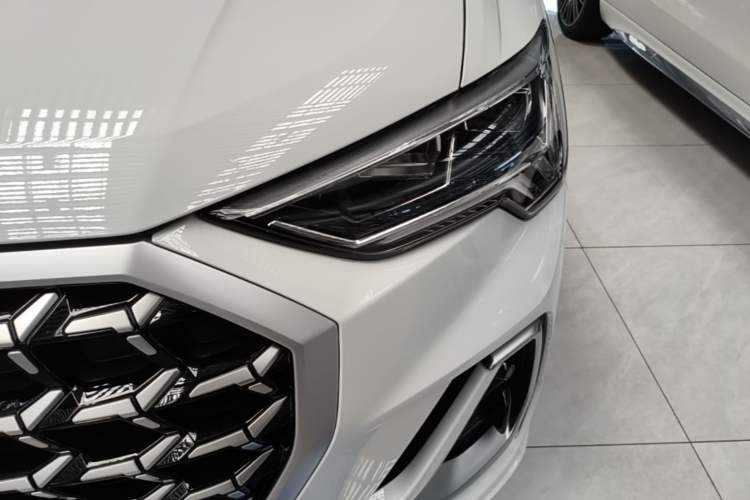 Used Audi Q3 2025 quattro 45th Anniversary Edition 35TFSI Fashionable and Dynamic Model Left Front Headlight