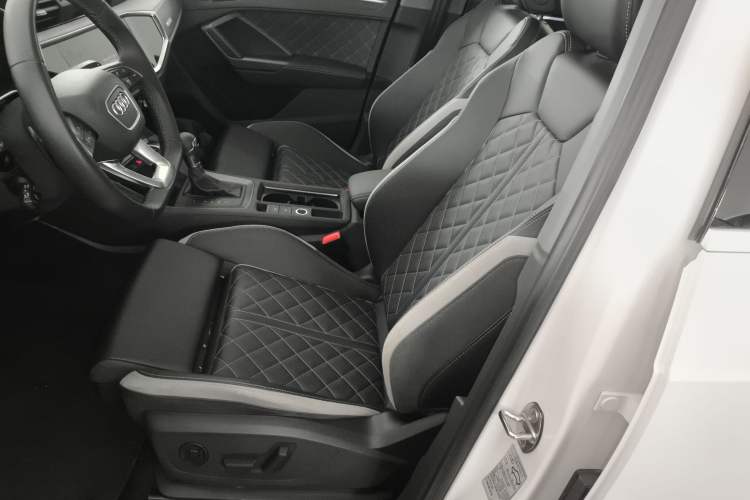 Used Audi Q3 2025 quattro 45th Anniversary Edition 40TFSI Fashionable and Dynamic Model Left Front Seat