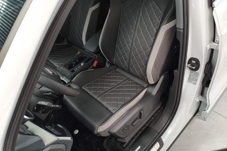 Used Audi Q3 2025 quattro 45th Anniversary Edition 35TFSI Fashionable and Dynamic Model Left Front Seat