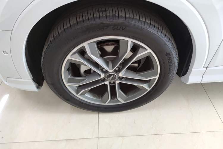 Used Audi Q3 2025 quattro 45th Anniversary Edition 40TFSI Fashionable and Dynamic Model Left Front Wheel Hub