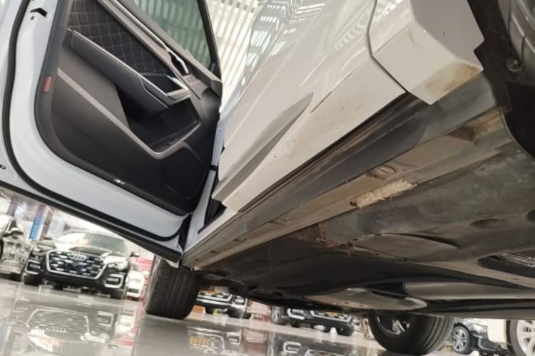 Used Audi Q3 2025 quattro 45th Anniversary Edition 35TFSI Fashionable and Dynamic Model Left Side Sill