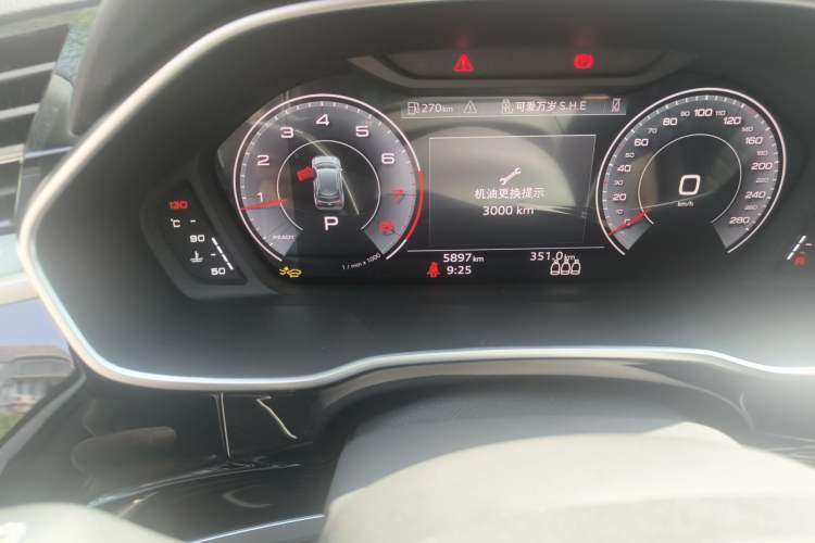 Used Audi Q3 2025 quattro 45th Anniversary Edition 35TFSI Progressive Dynamic Model Odometer Close Up