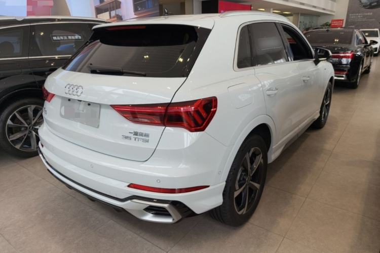 Used Audi Q3 2025 quattro 45th Anniversary Edition 35TFSI Progressive Dynamic Model Rear Right 45 Deg