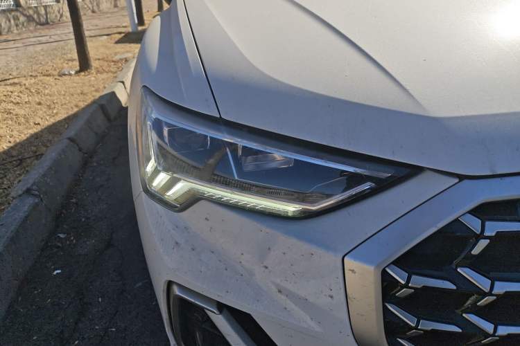 Used Audi Q3 2025 quattro 45th Anniversary Edition 35TFSI Fashionable and Dynamic Model Right Front Headlight