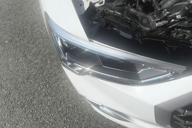 Used Audi Q3 2025 quattro 45th Anniversary Edition 35TFSI Progressive Dynamic Model Right Front Headlight
