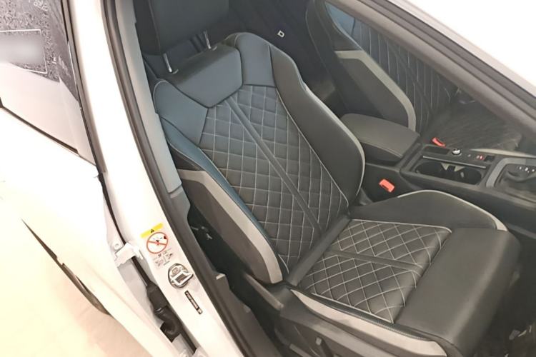Used Audi Q3 2025 quattro 45th Anniversary Edition 35TFSI Fashionable and Dynamic Model Right Front Seat