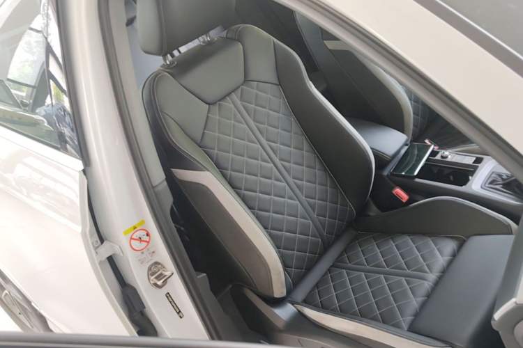 Used Audi Q3 2025 quattro 45th Anniversary Edition 40TFSI Fashionable and Dynamic Model Right Front Seat