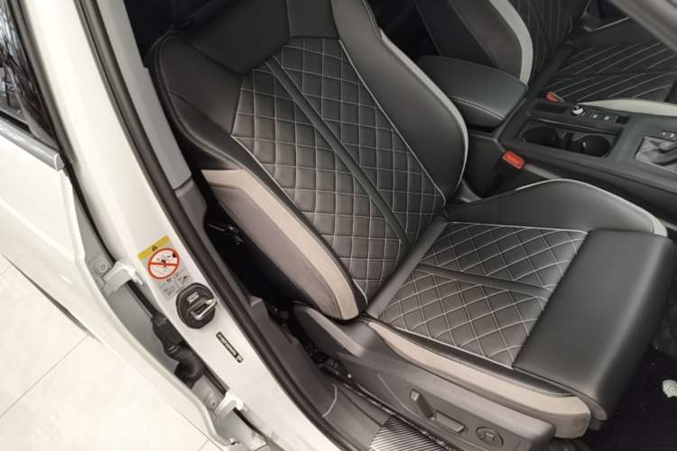 Used Audi Q3 2025 quattro 45th Anniversary Edition 35TFSI Fashionable and Dynamic Model Right Front Seat