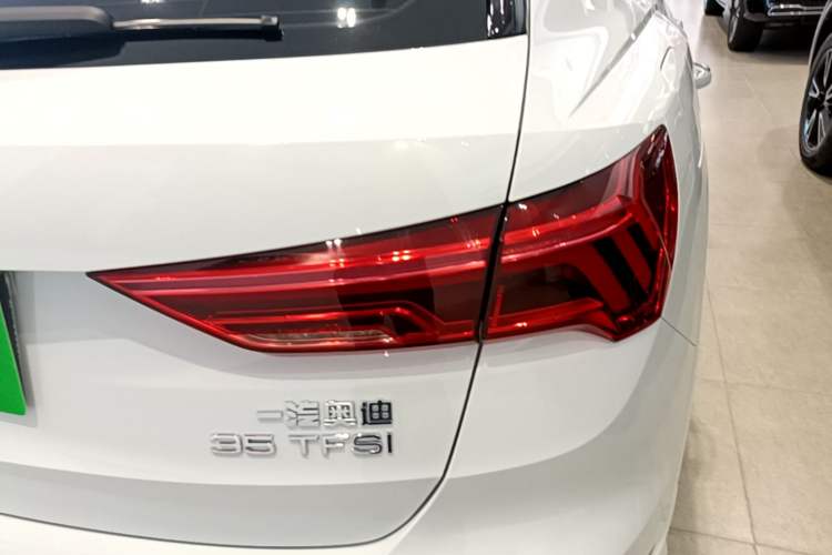 Used Audi Q3 2025 quattro 45th Anniversary Edition 35TFSI Fashionable and Dynamic Model Right Rear Taillight
