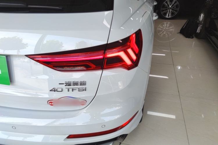 Used Audi Q3 2025 quattro 45th Anniversary Edition 40TFSI Fashionable and Dynamic Model Right Rear Taillight