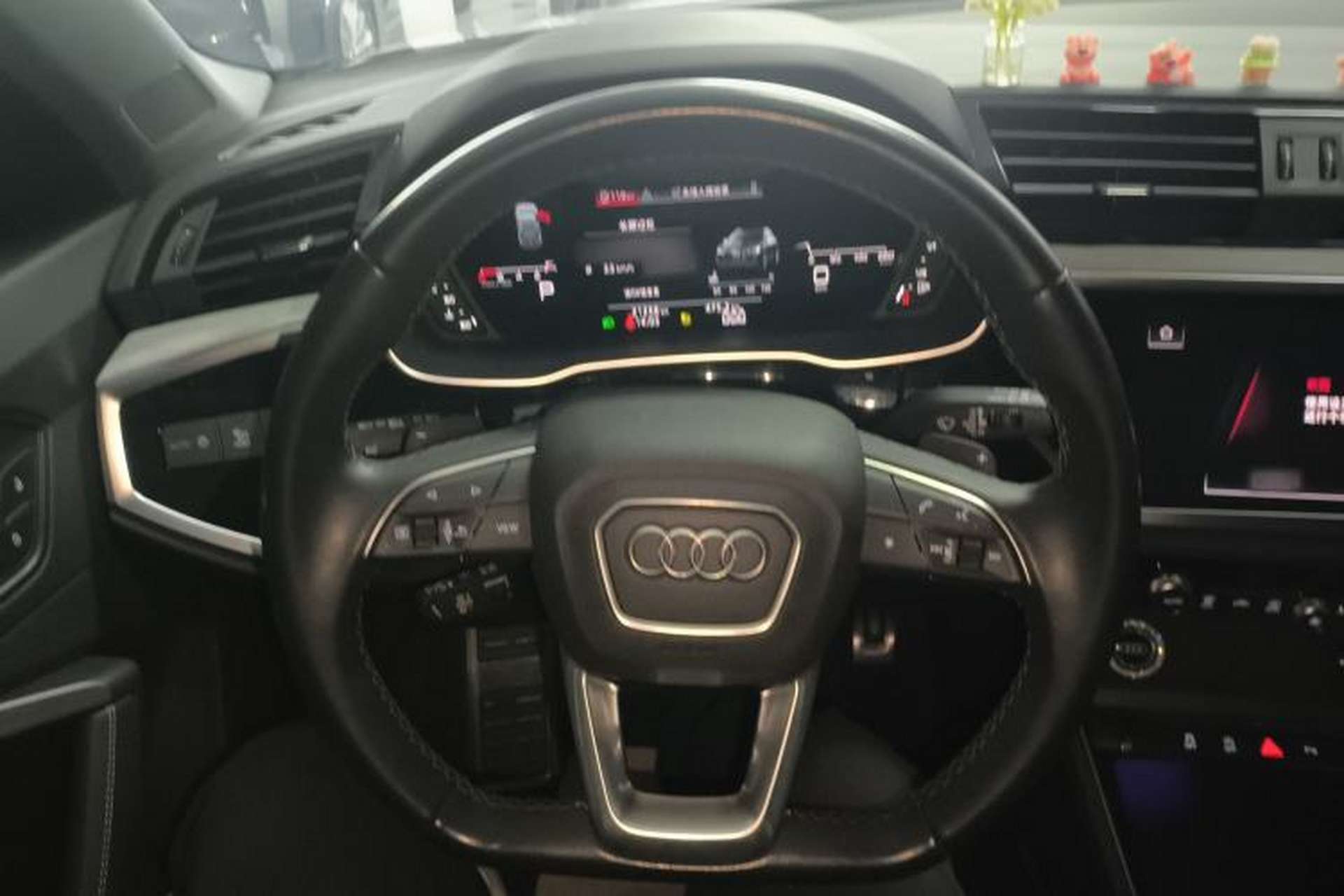 Used Audi Q3 2025 quattro 45th Anniversary Edition 35TFSI Fashionable and Dynamic Model Steering Wheel