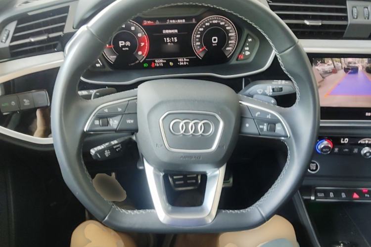 Used Audi Q3 2025 quattro 45th Anniversary Edition 40TFSI Fashionable and Dynamic Model Steering Wheel