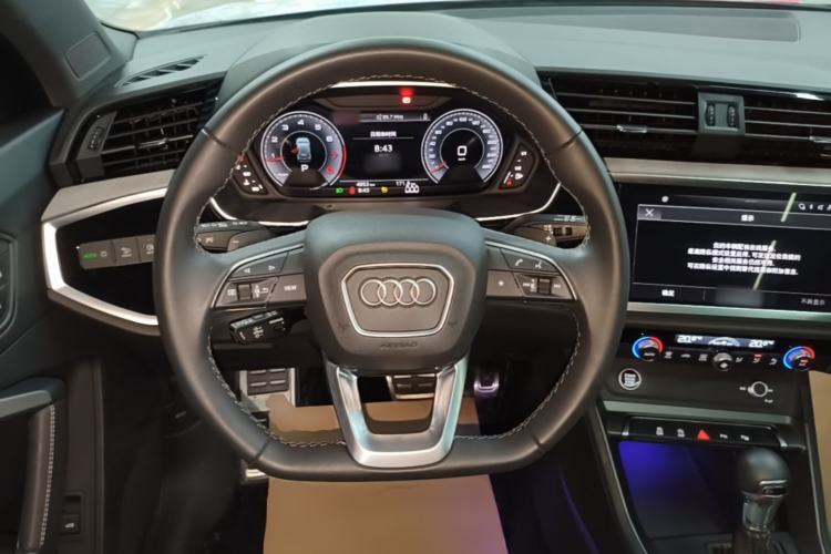 Used Audi Q3 2025 quattro 45th Anniversary Edition 35TFSI Fashionable and Dynamic Model Steering Wheel