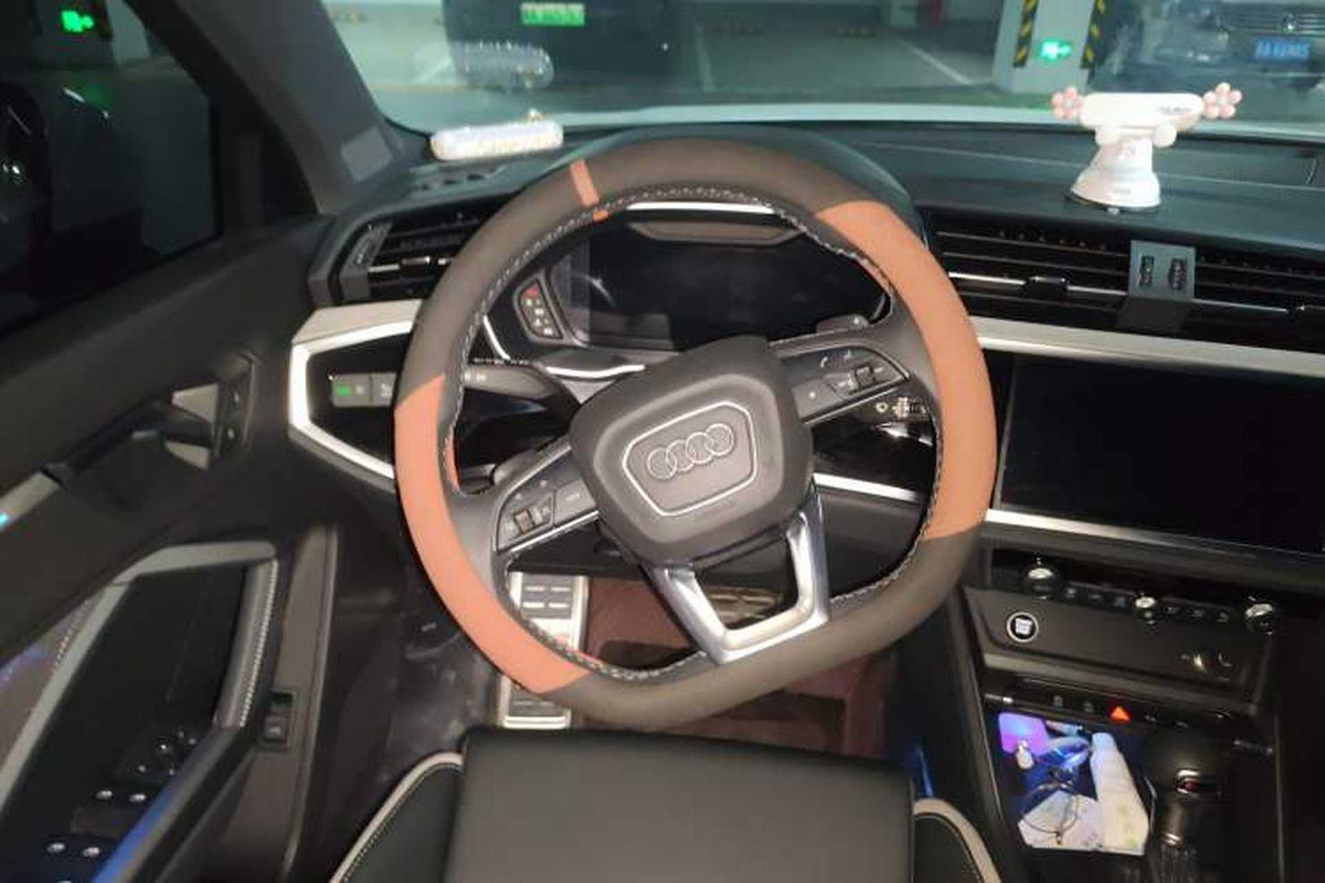 Used Audi Q3 2025 quattro 45th Anniversary Edition 35TFSI Fashionable and Dynamic Model Steering Wheel