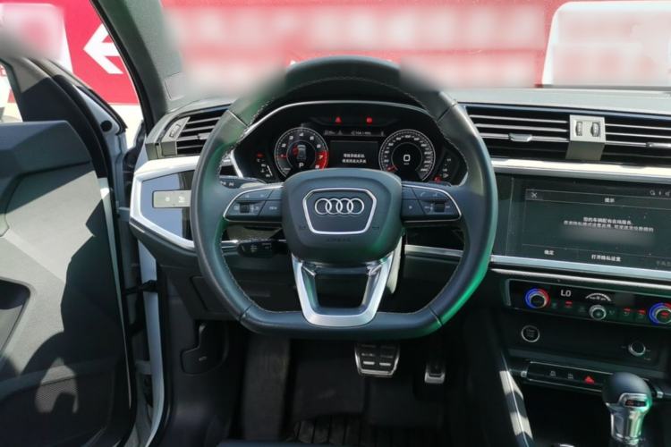 Used Audi Q3 2025 quattro 45th Anniversary Edition 35TFSI Fashionable and Dynamic Model Steering Wheel