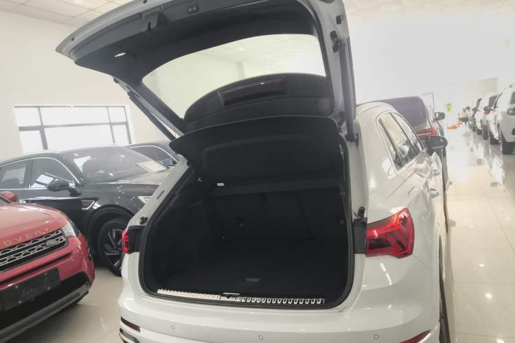 Used Audi Q3 2025 quattro 45th Anniversary Edition 40TFSI Fashionable and Dynamic Model Trunk
