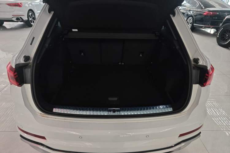 Used Audi Q3 2025 quattro 45th Anniversary Edition 35TFSI Fashionable and Dynamic Model Trunk