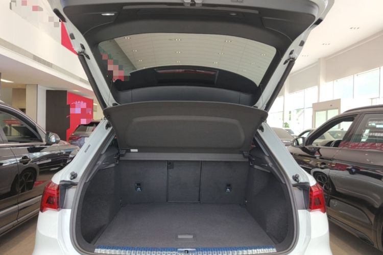 Used Audi Q3 2025 quattro 45th Anniversary Edition 35TFSI Progressive Dynamic Model Trunk