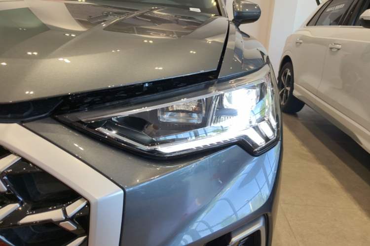 Used Audi Q3 2026 Model Range: quattro 45th Anniversary Collector’s Edition 35TFSI Fashion Dynamic Edition Left Front Headlight