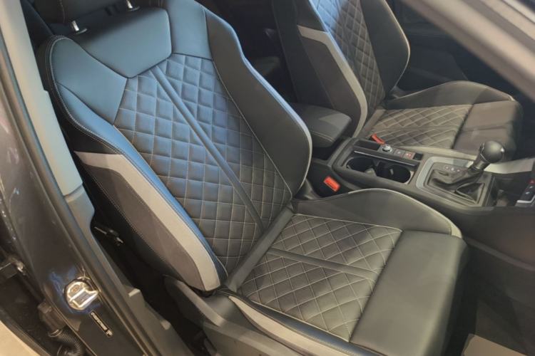 Used Audi Q3 2026 Model Range: quattro 45th Anniversary Collector’s Edition 35TFSI Fashion Dynamic Edition Right Front Seat